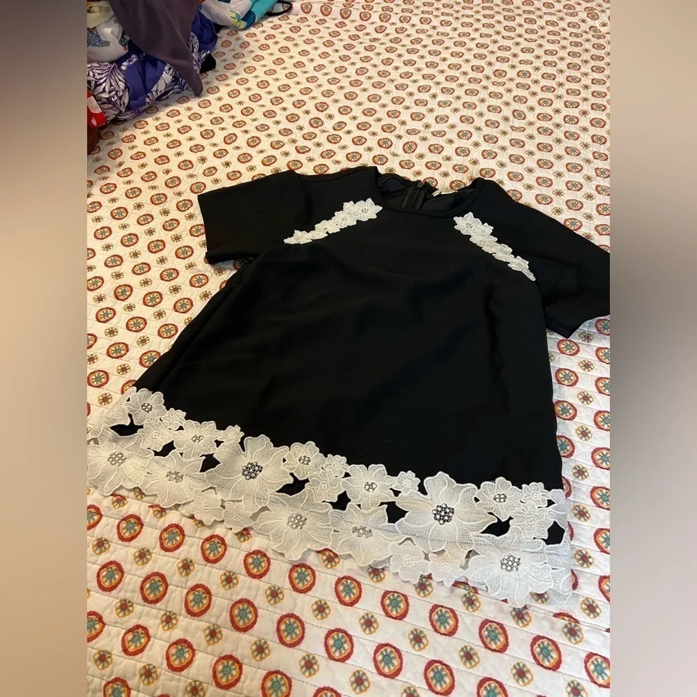 EUC Kate Spade Floral Lace Trim Crepe Blouse Size 0 Retails $248